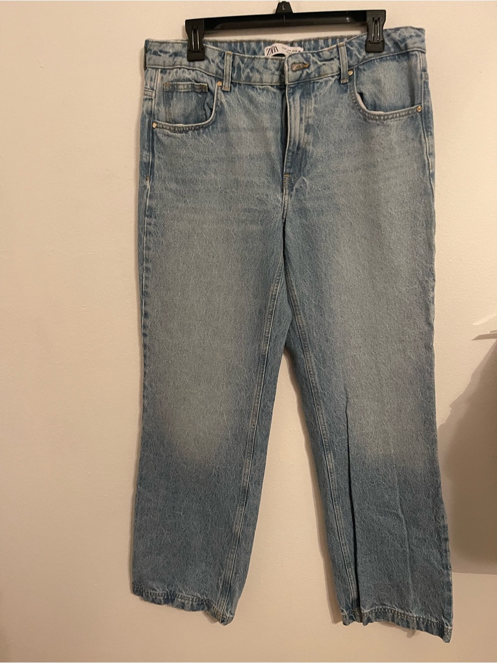 Zara Light Wash Straight-Leg Women's Jeans. Size 10